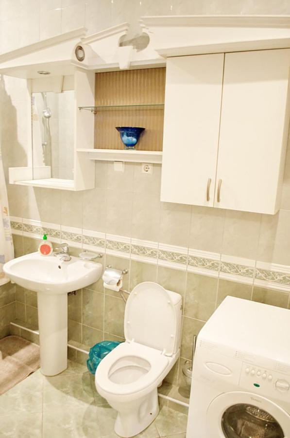 Two Bedroom Luxury Apartment 利沃夫 外观 照片