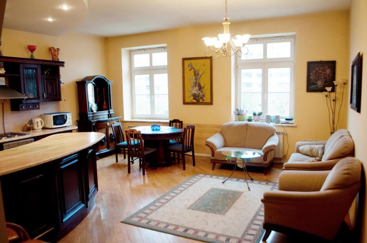 Two Bedroom Luxury Apartment 利沃夫 外观 照片